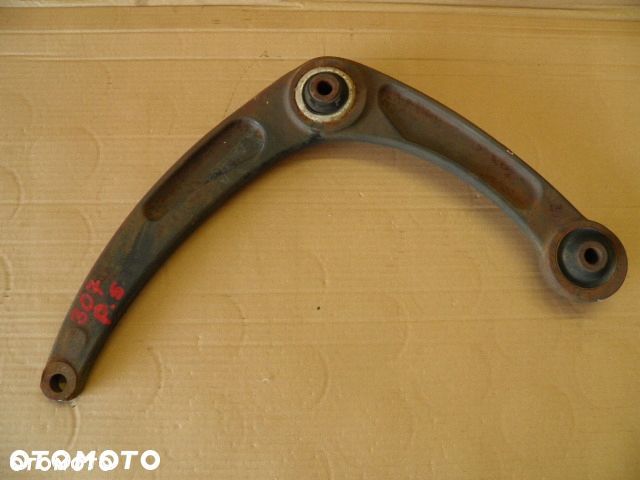 WAHACZ PRAWY PEUGEOT 307 2004r - 2