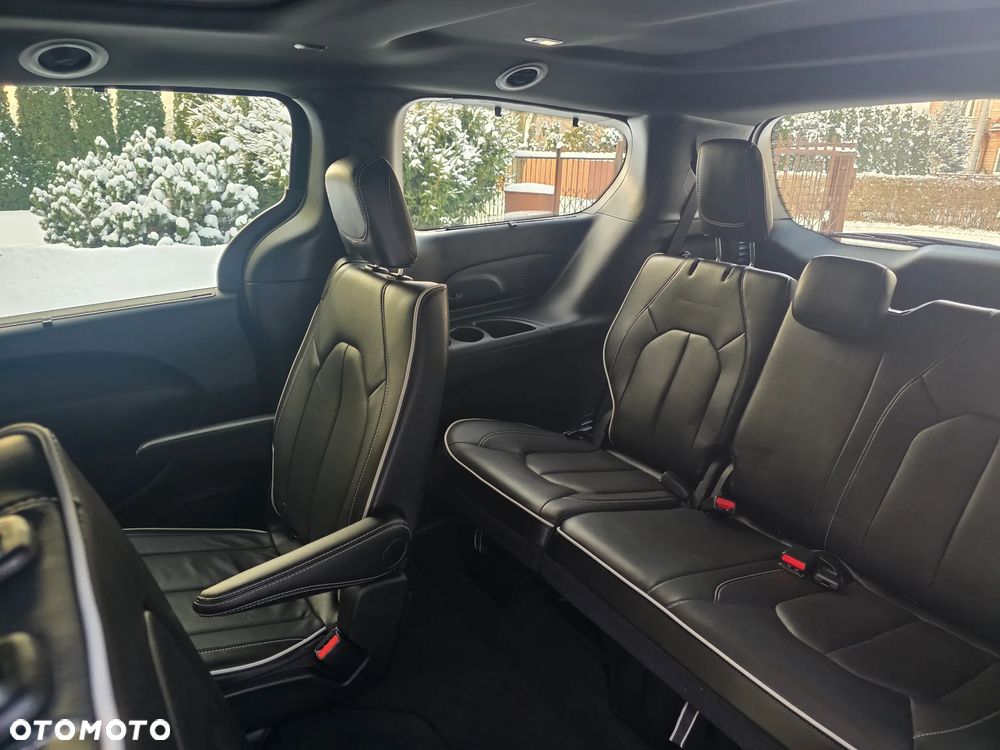 Chrysler Pacifica - 14