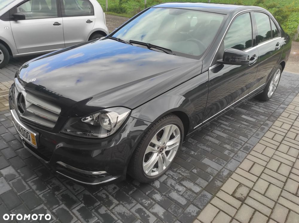Mercedes-Benz Klasa C 180 CGI BlueEff Avantgarde - 2