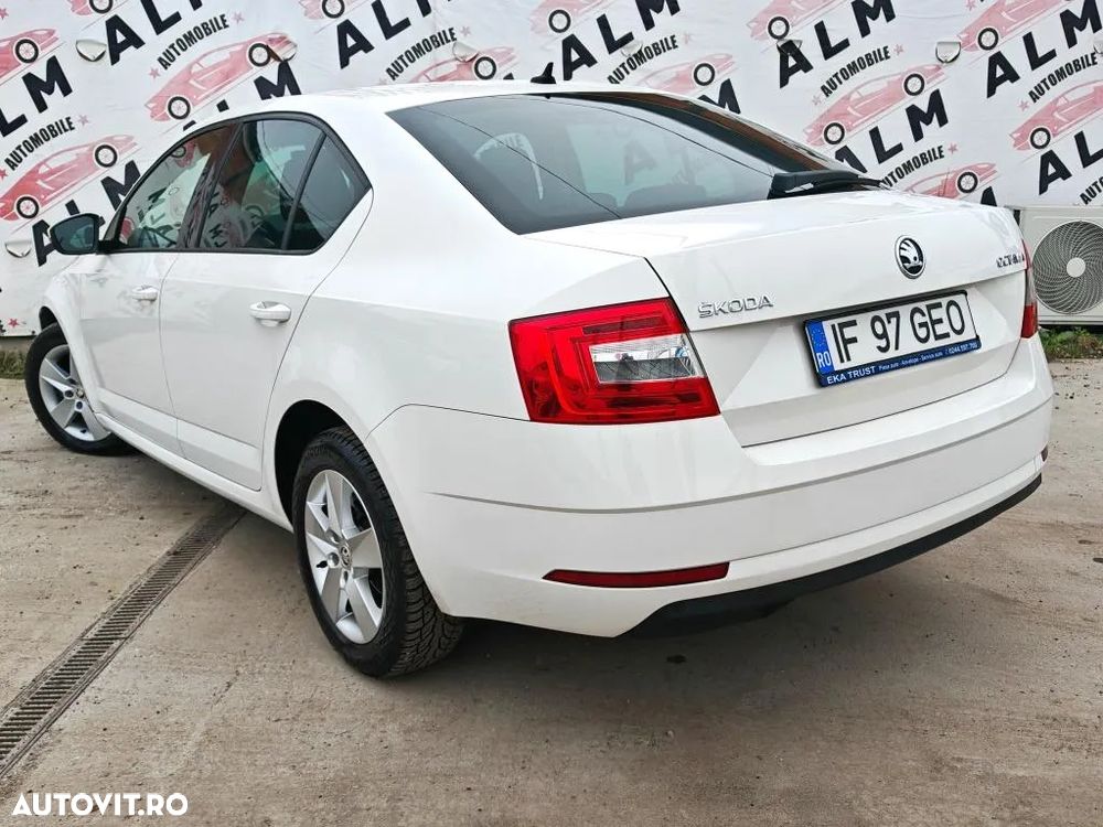 Skoda Octavia 1.6 TDI DSG Ambition - 9
