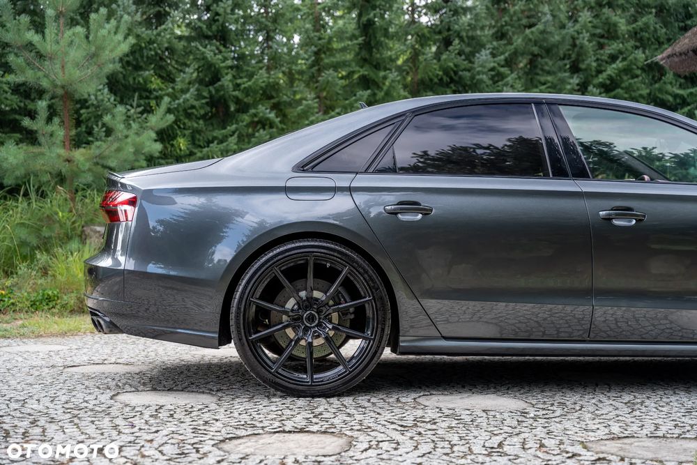 Audi S8 Plus 4.0 TFSI Quattro - 16
