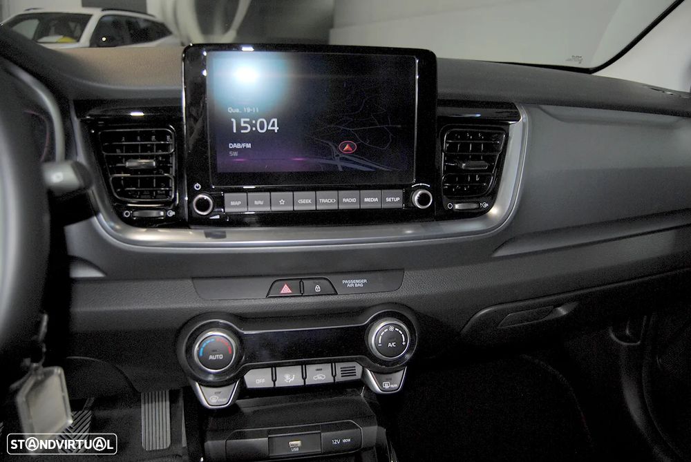 Kia Stonic 1.0 T-GDI Drive — fotografia 32