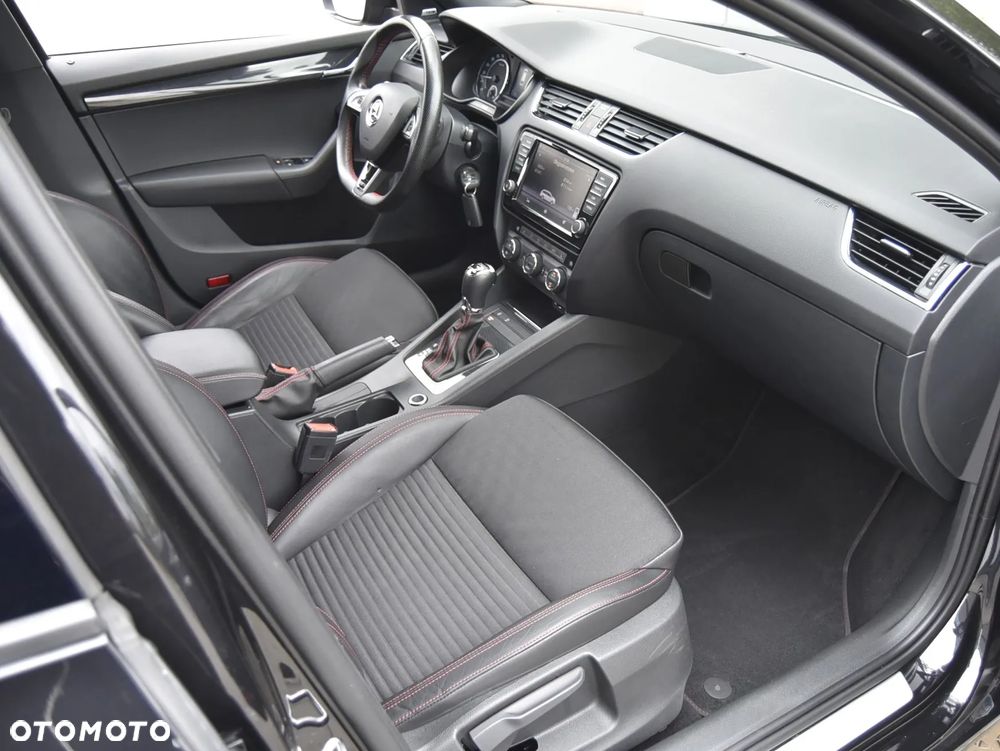Skoda Octavia 2.0 TDI 4x4 DSG RS - 27