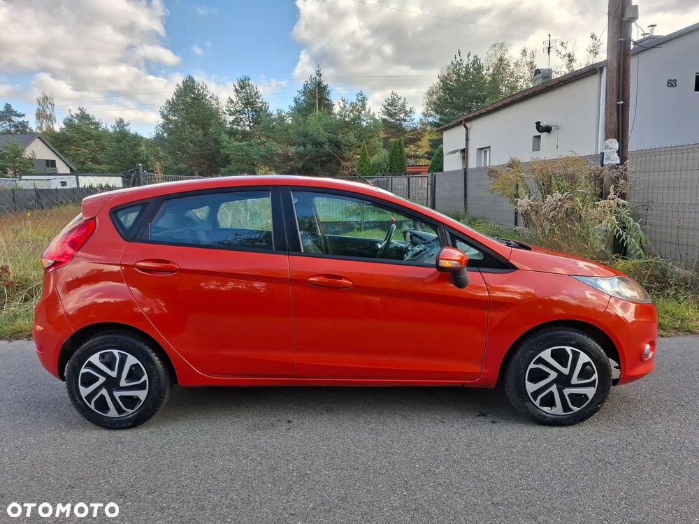 Ford Fiesta 2011 photo 4
