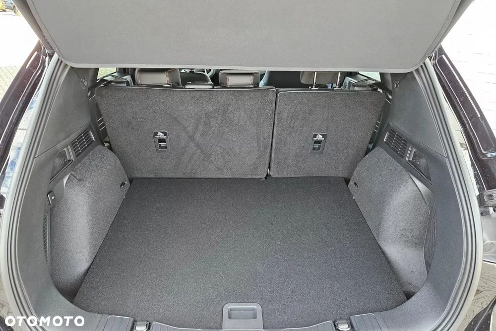 Ford Kuga 2.5 Duratec FHEV ST-LINE X - 12