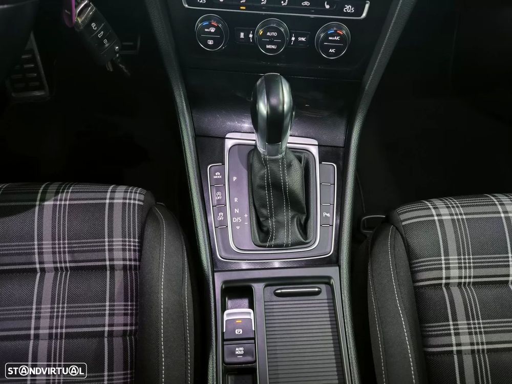 VW Golf 2.0 TDI GTD DSG - 27