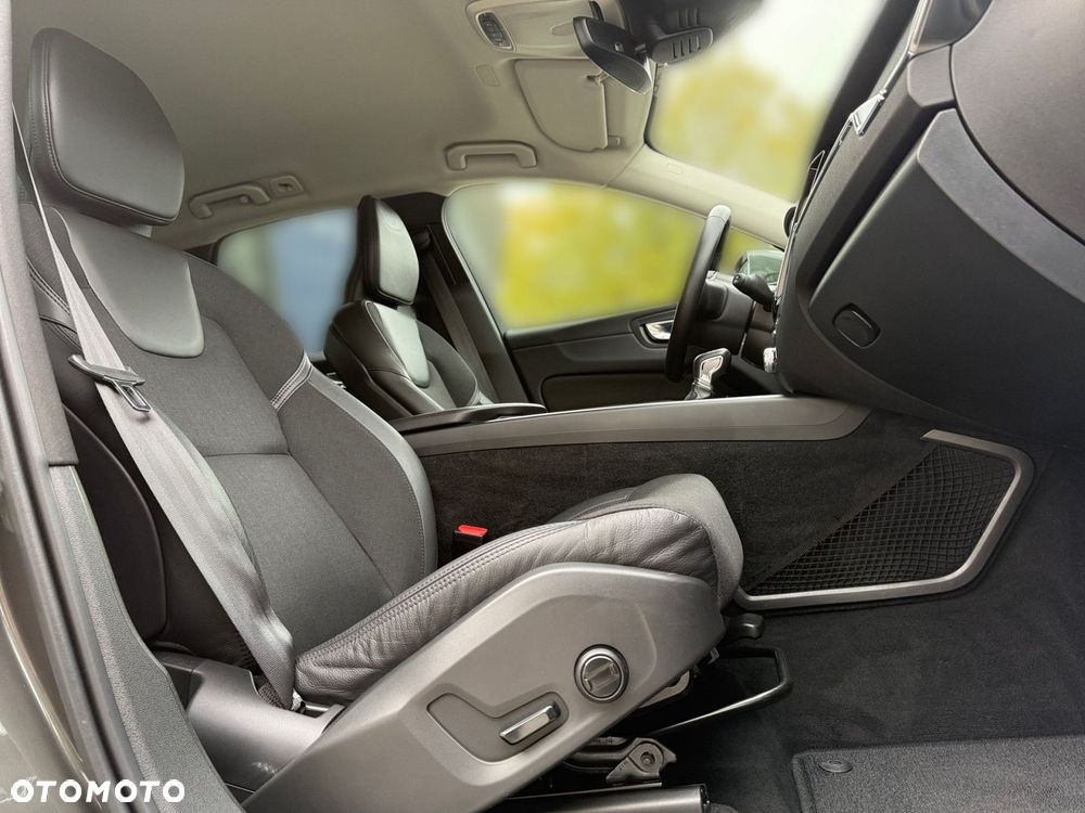 Volvo XC 60 - 25