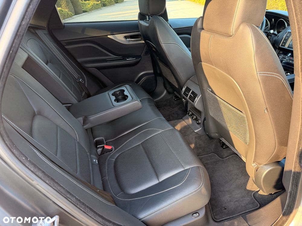 Jaguar F-Pace 30t AWD 300 Sport - 17