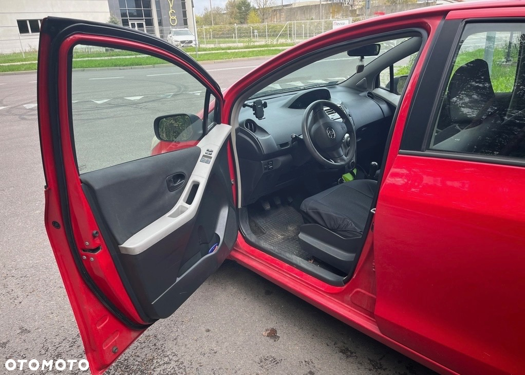 Toyota Yaris 1.4 D-4D Prestige - 4