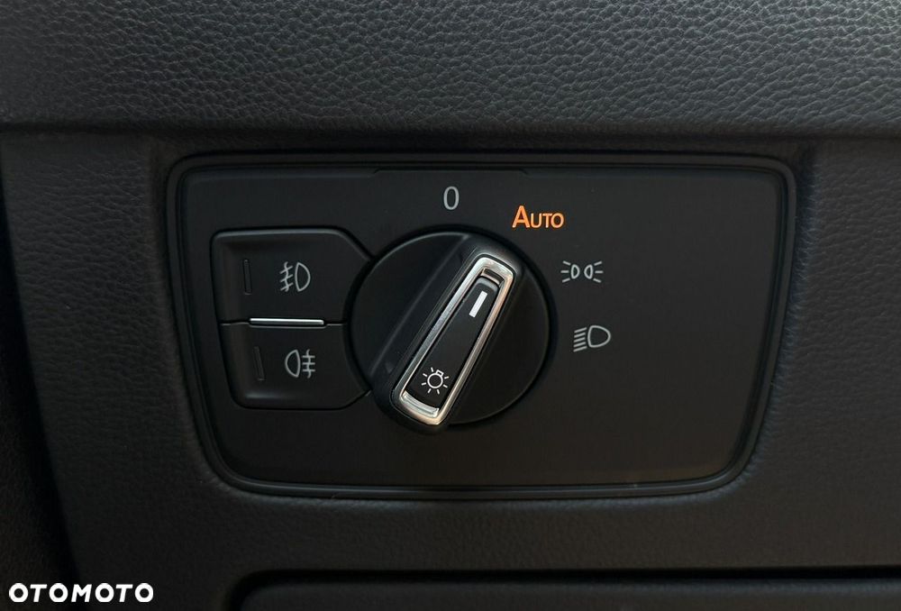 Volkswagen Passat 2.0 TDI Elegance DSG - 30