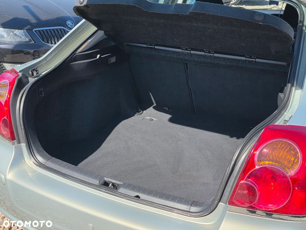 Toyota Avensis 2.0 VVT-i Sol - 29