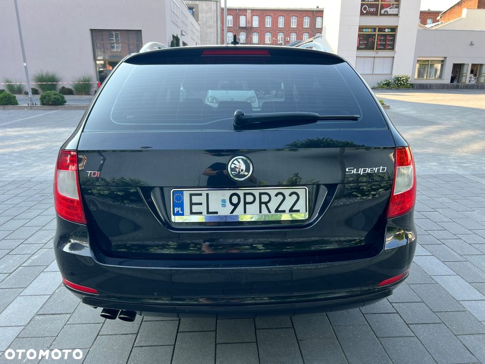 Skoda Superb 2.0 TDI Elegance DSG - 4