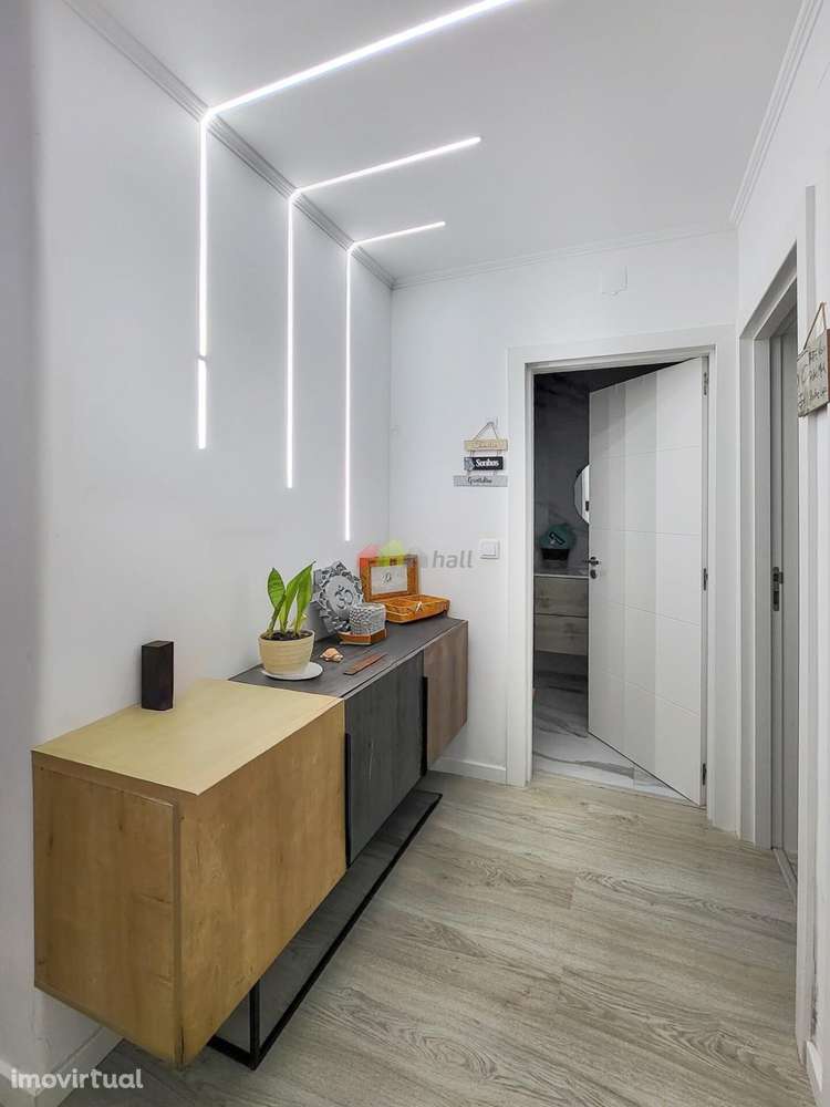 ApartamentoT2 totalmente remodelado na Av. Bocage, Barreiro - Grande imagem: 5/36