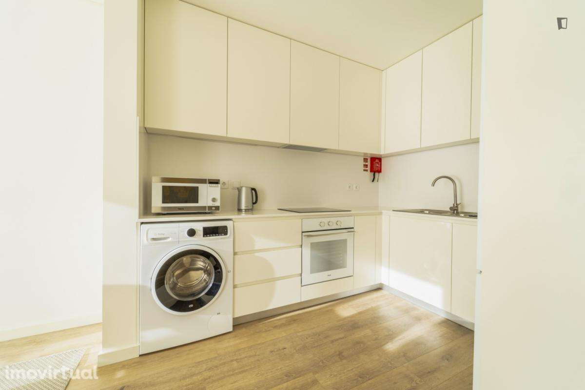 Quarto - localizado em Sé de Braga e São Lázaro Braga - Grande imagem: 3/28