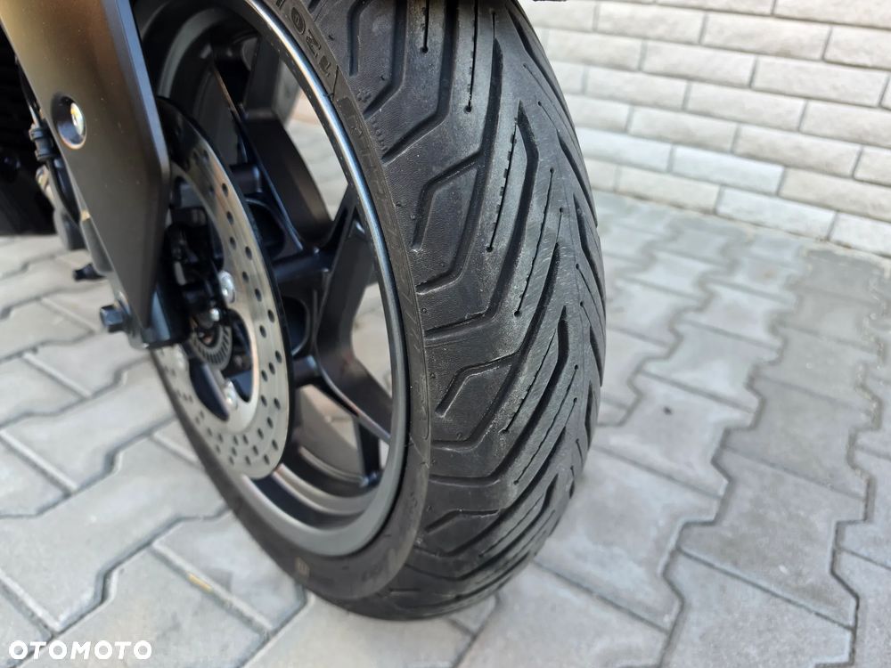 Yamaha X-max - 20