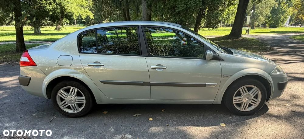 Renault Megane 2.0 Privilege - 4