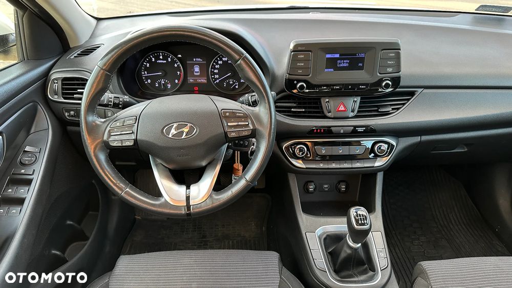 Hyundai i30 1.5 DPI Classic + - 7