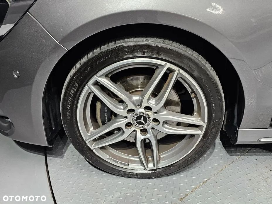 Mercedes-Benz CLA 220 4Matic 7G-DCT AMG Line - 6