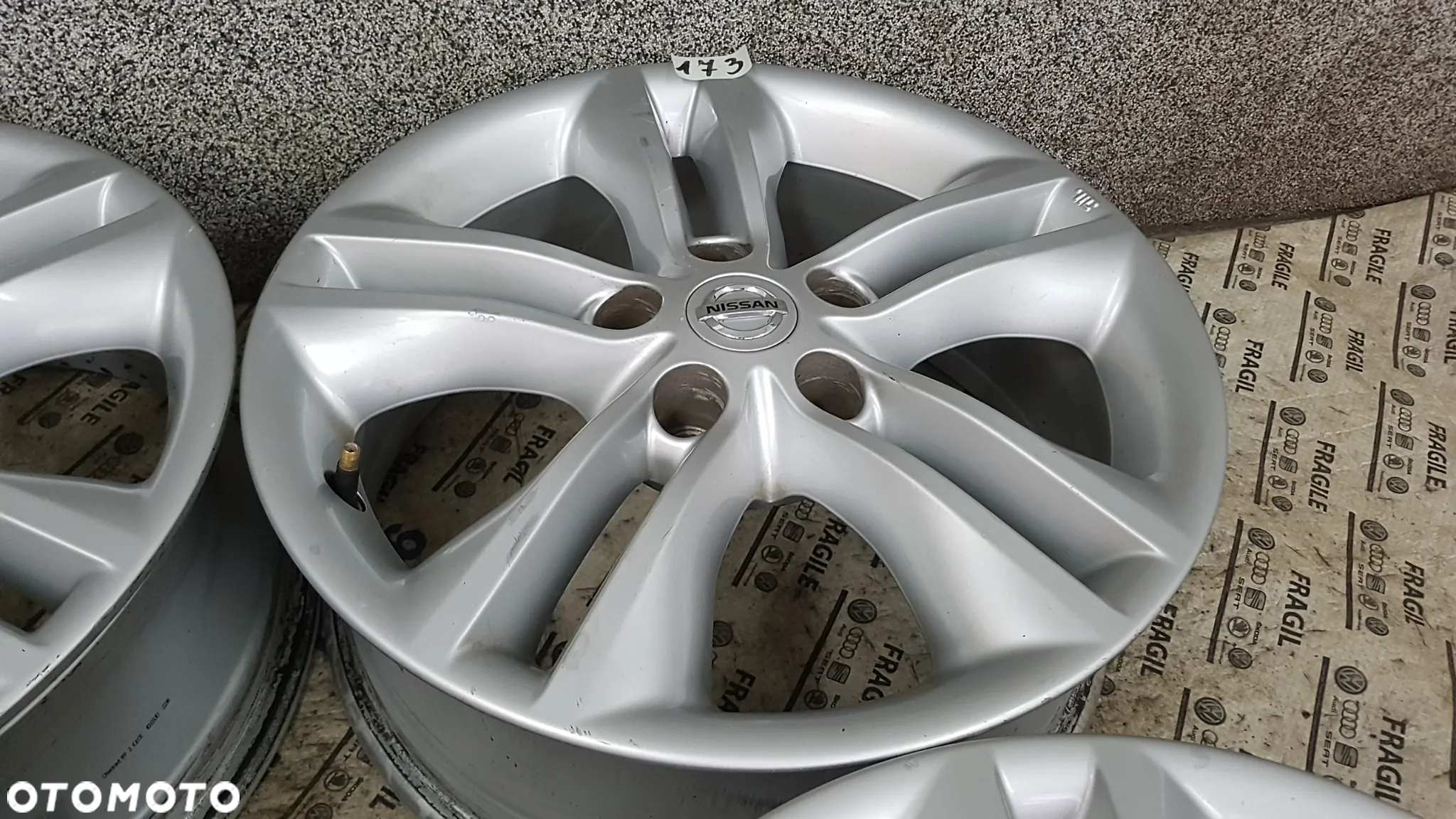 FELGI ALU  ORYGINAŁ NISSAN JUK QASHQAI 5X114,3 6.5JX17 ET40 - 6