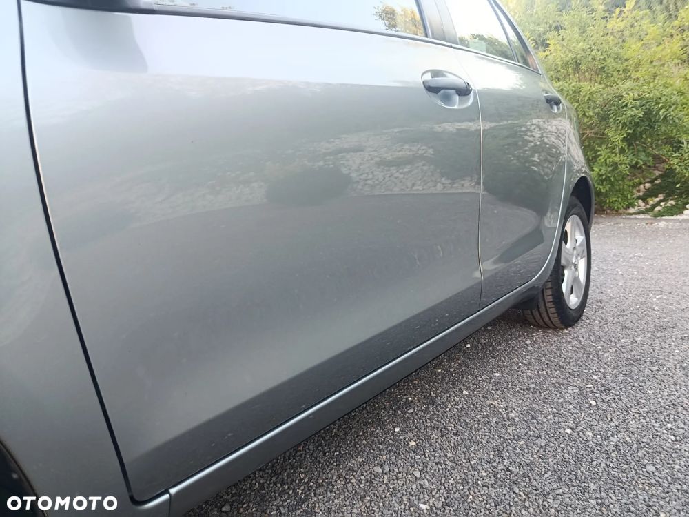 Toyota Yaris - 38