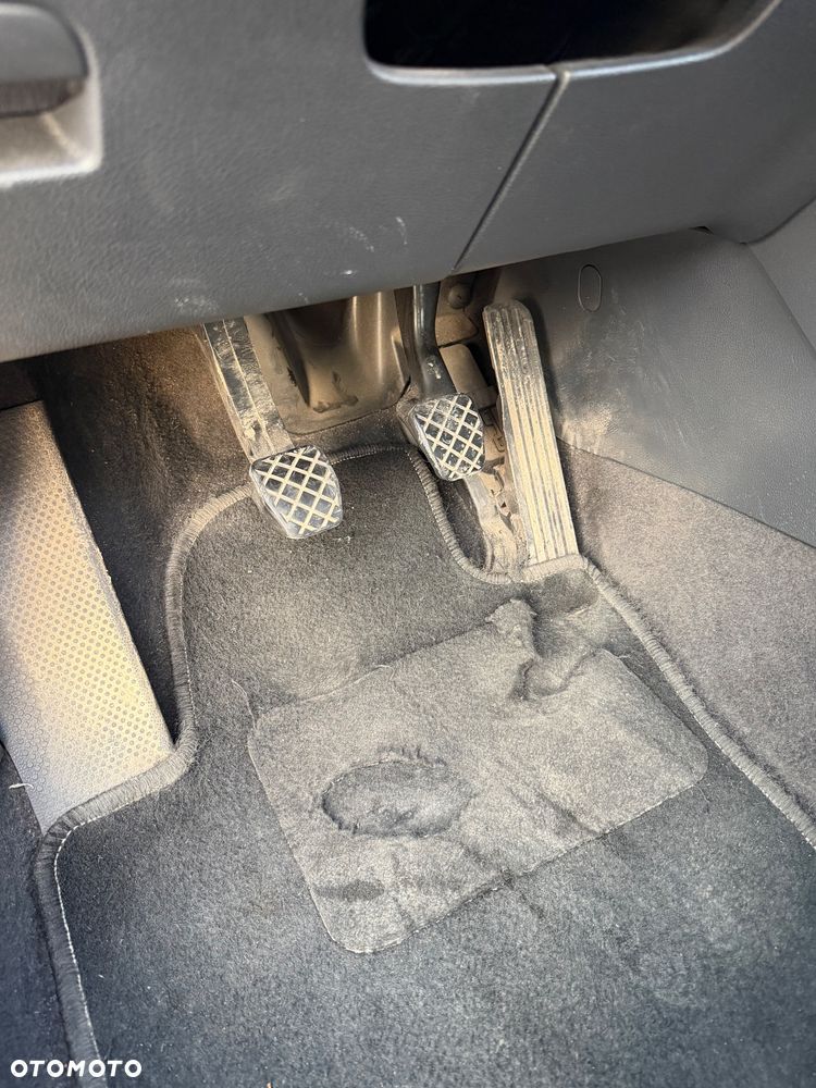 Volkswagen Golf 1.6 FSI Trendline - 18