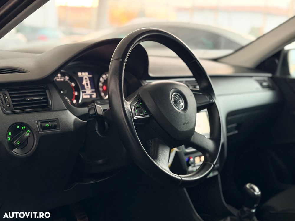 Skoda RAPID 1.2 TSI Elegance - 11