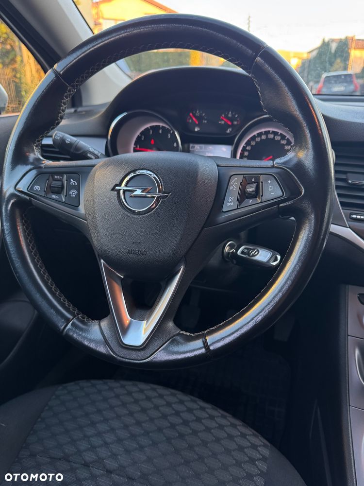 Opel Astra 1.0 T Enjoy S&S - 10