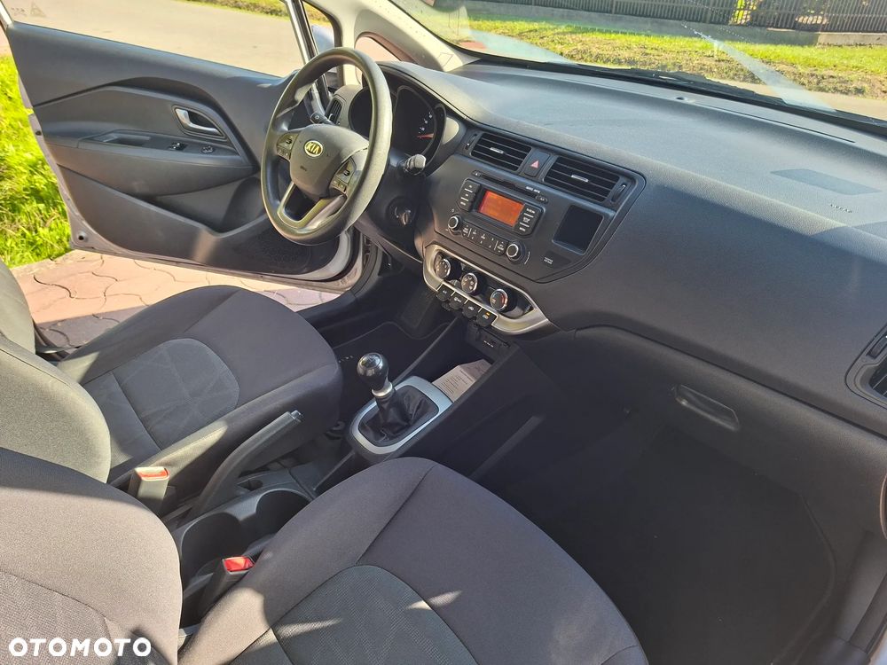 Kia Rio - 12