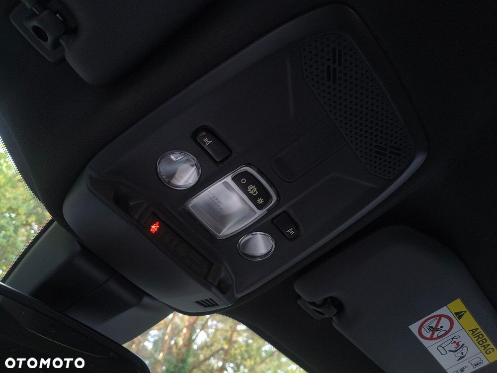 Peugeot 2008 1.2 PureTech Allure S&S EAT8 - 32