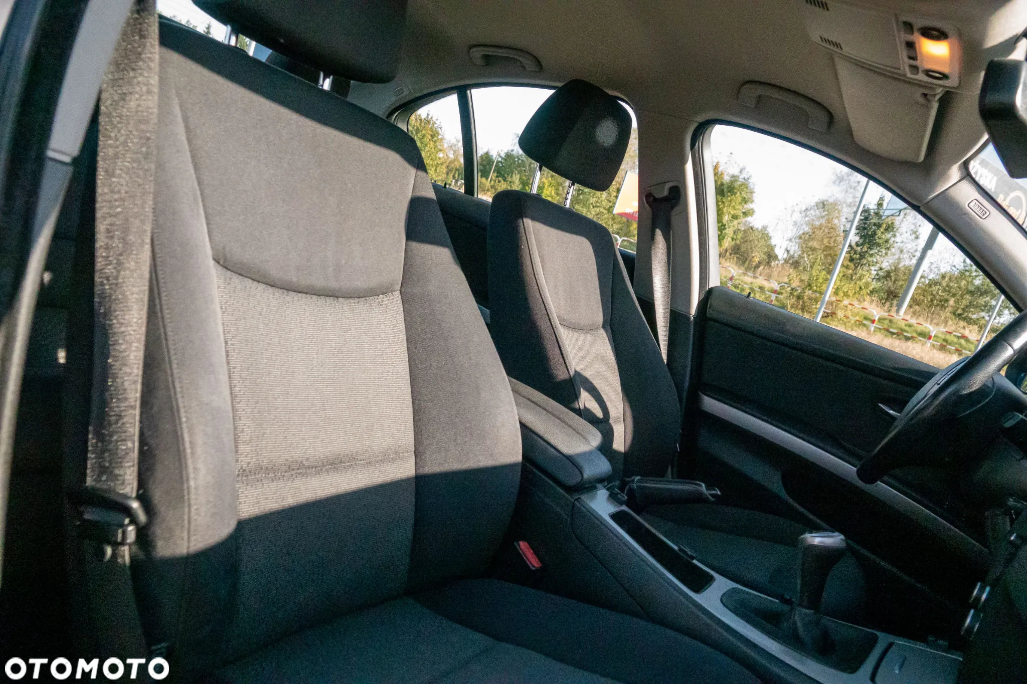 BMW Seria 3 318i - 29