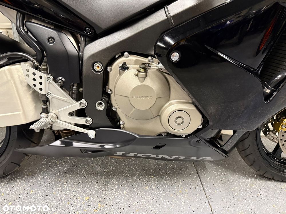 Honda CBR - 7
