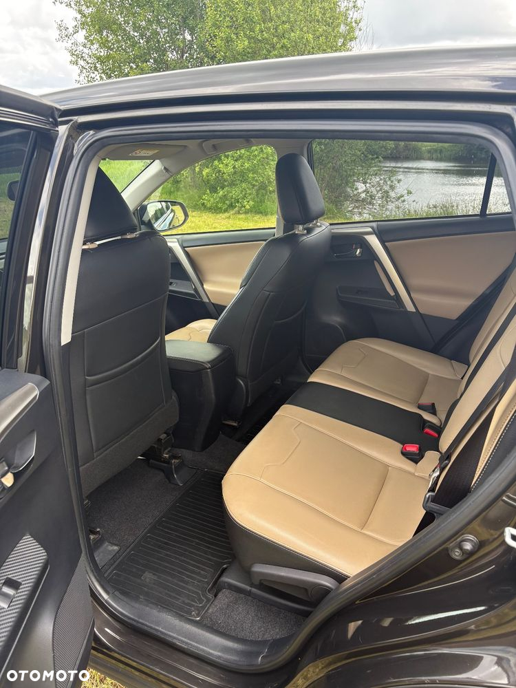 Toyota RAV4 - 11