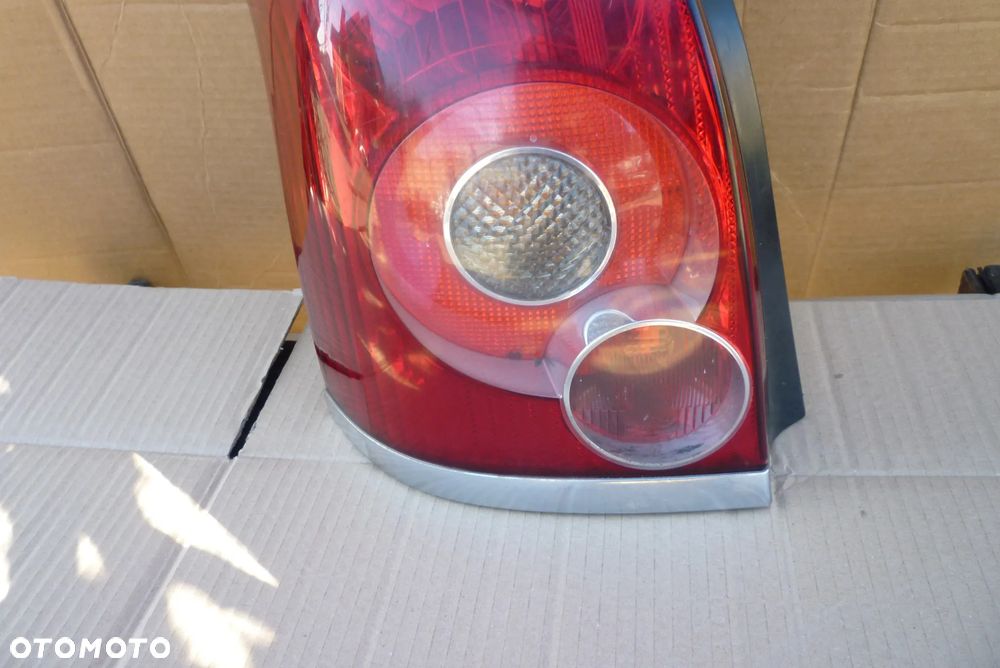 lampa lewa tył Toyota Avensis T25 lift Korello Orginał - 2