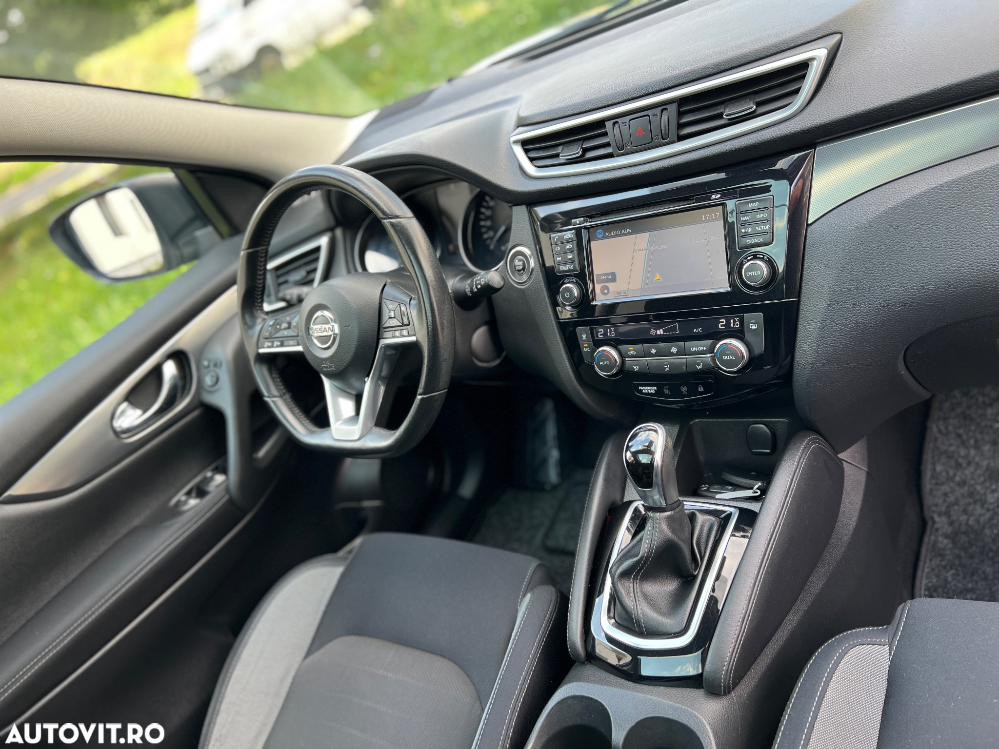 Nissan Qashqai 1.2 DIG-T Xtronic N-Vision - 9