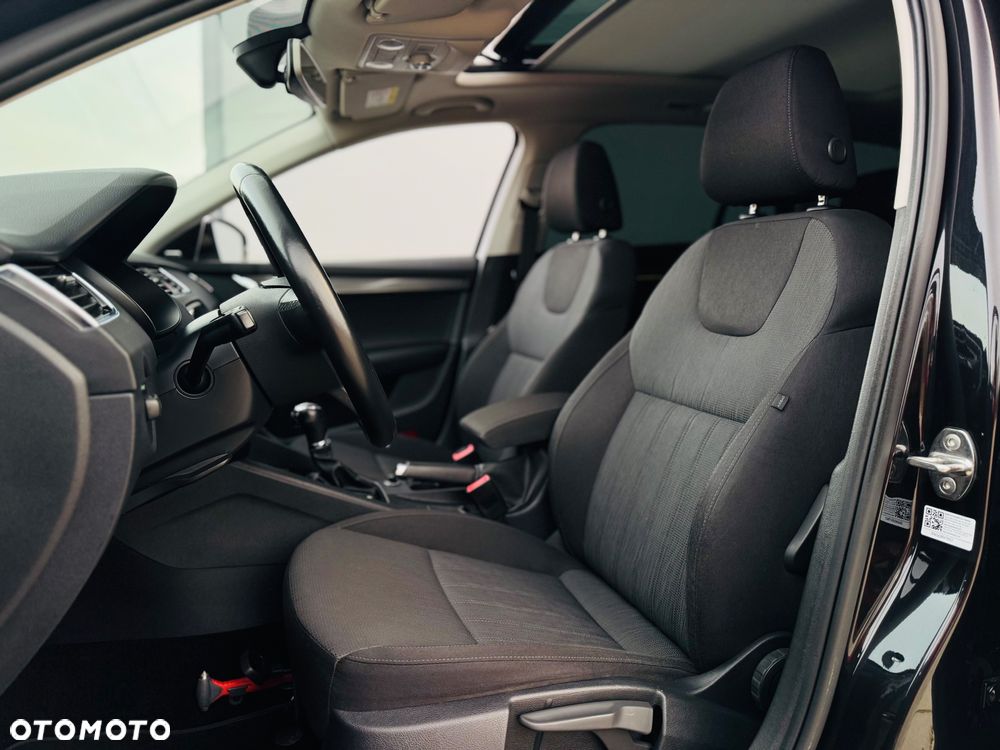 Skoda Octavia 1.6 TDI DSG Premium Edition - 30