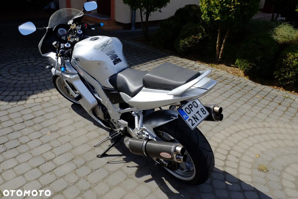 Suzuki SV - 6