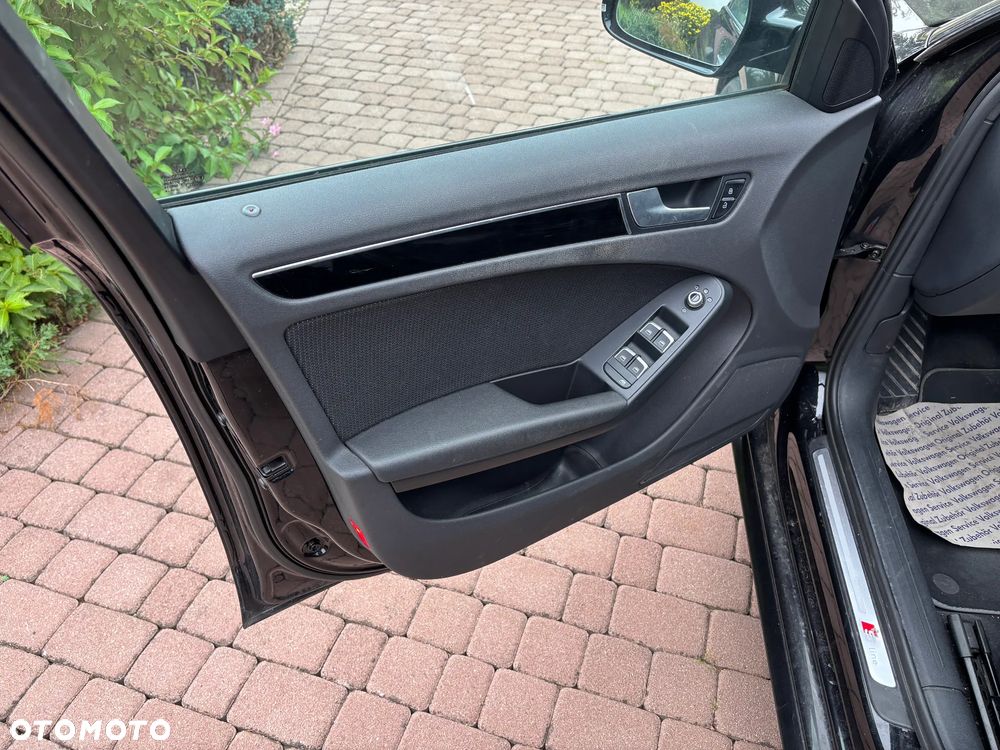 Audi A4 Avant 2.0 TDI DPF clean diesel quattro S tronic S line Sportpaket - 11