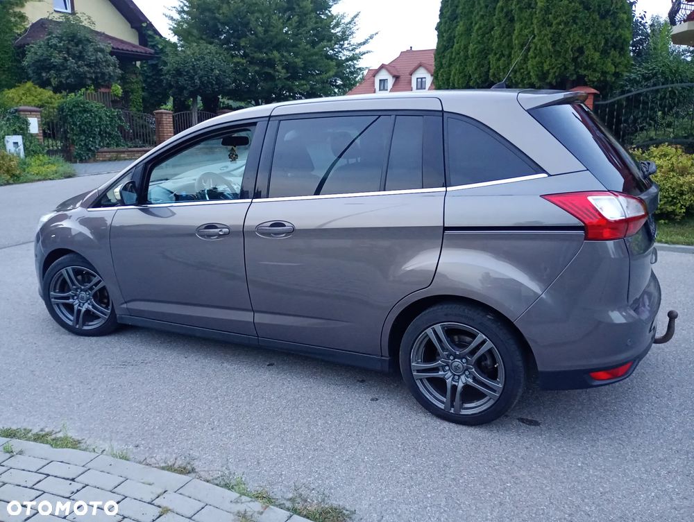 Ford Grand C-MAX - 17
