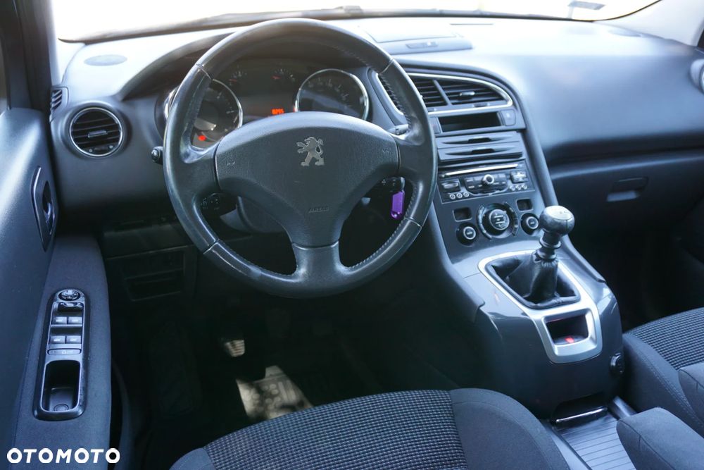 Peugeot 5008 - 10