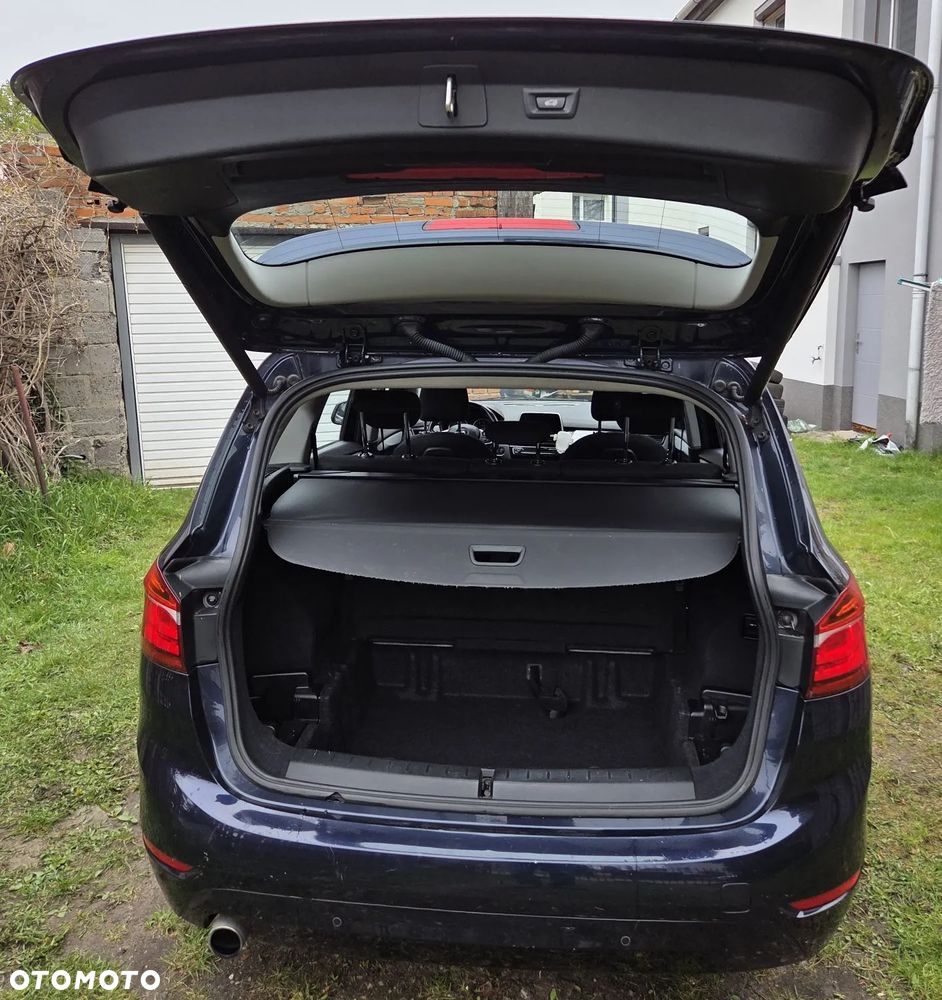 BMW Seria 2 218d - 9