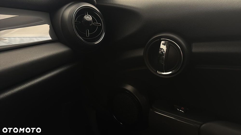 MINI Cooper Standard - 22