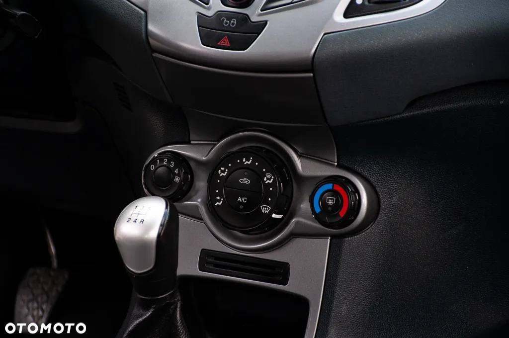 Ford Fiesta - 27