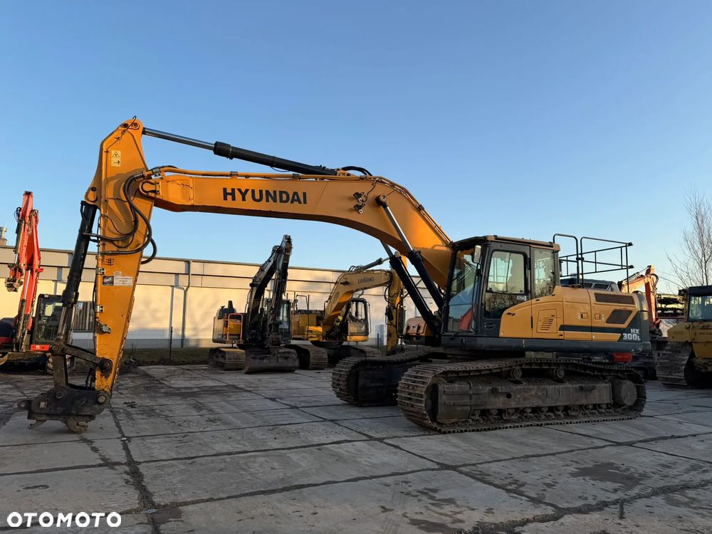 Hyundai HX 300 L - 24