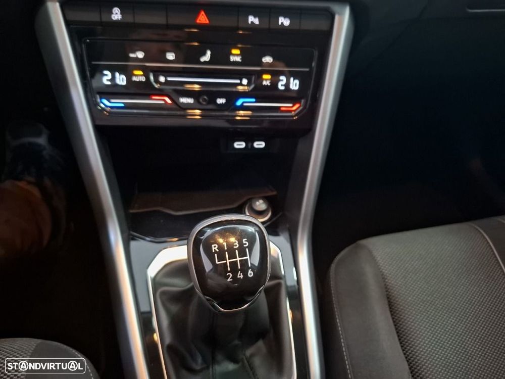 VW T-Roc 1.0 TSI Life - 24