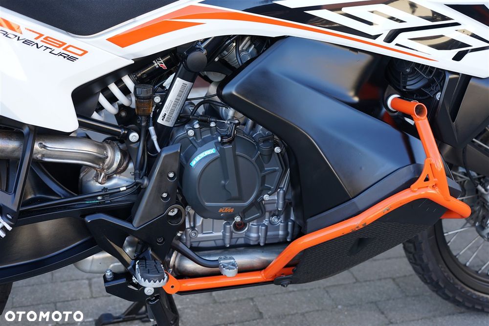KTM Adventure - 12