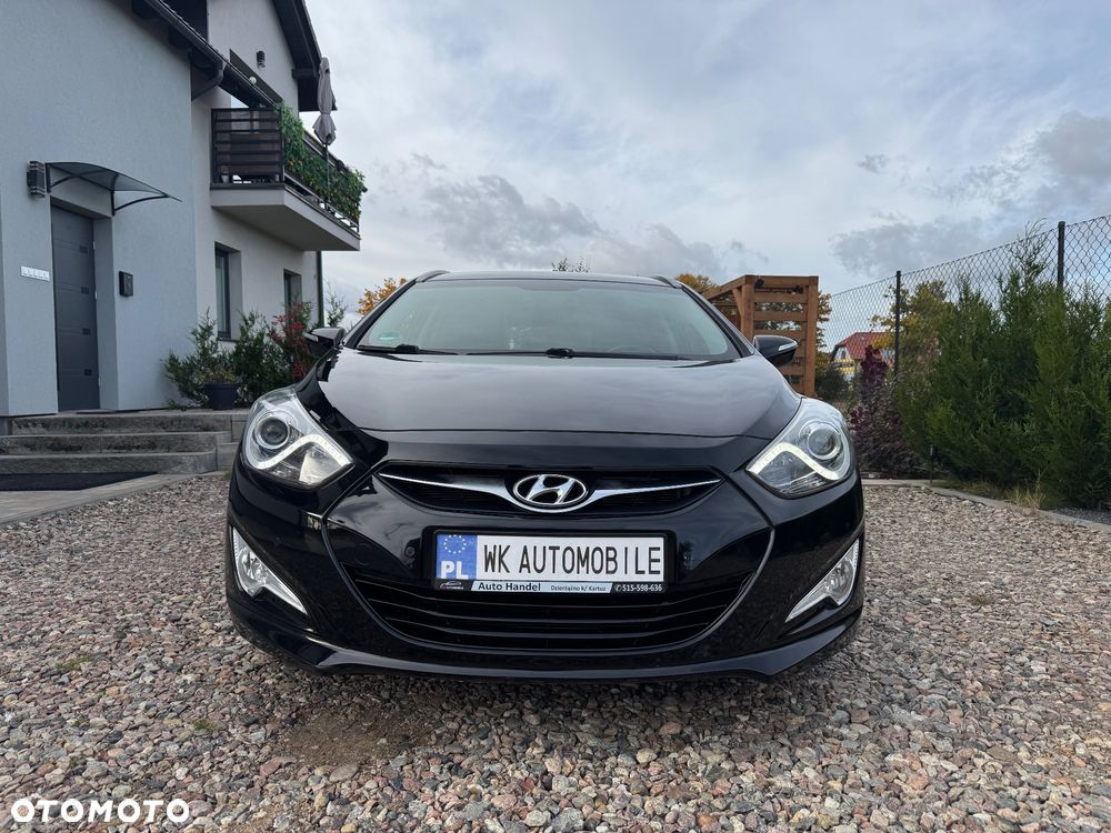 Hyundai i40 Kombi blue 1.6 Family+ - 10