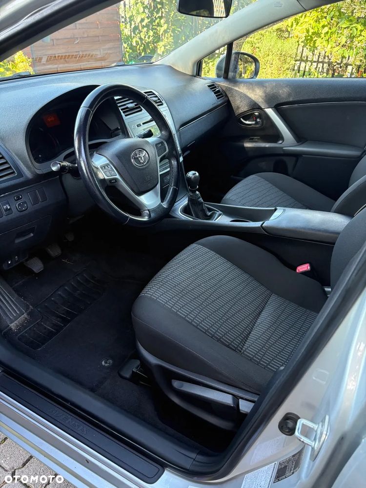 Toyota Avensis 2.0 D-4D Luna - 17