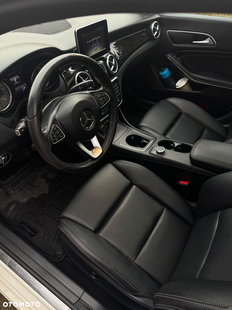 Mercedes-Benz CLA 250 4Matic 7G-DCT - 14