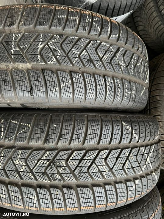 vând 4 anvelope 245/50/20 Pirelli de iarnă ca noi - 2