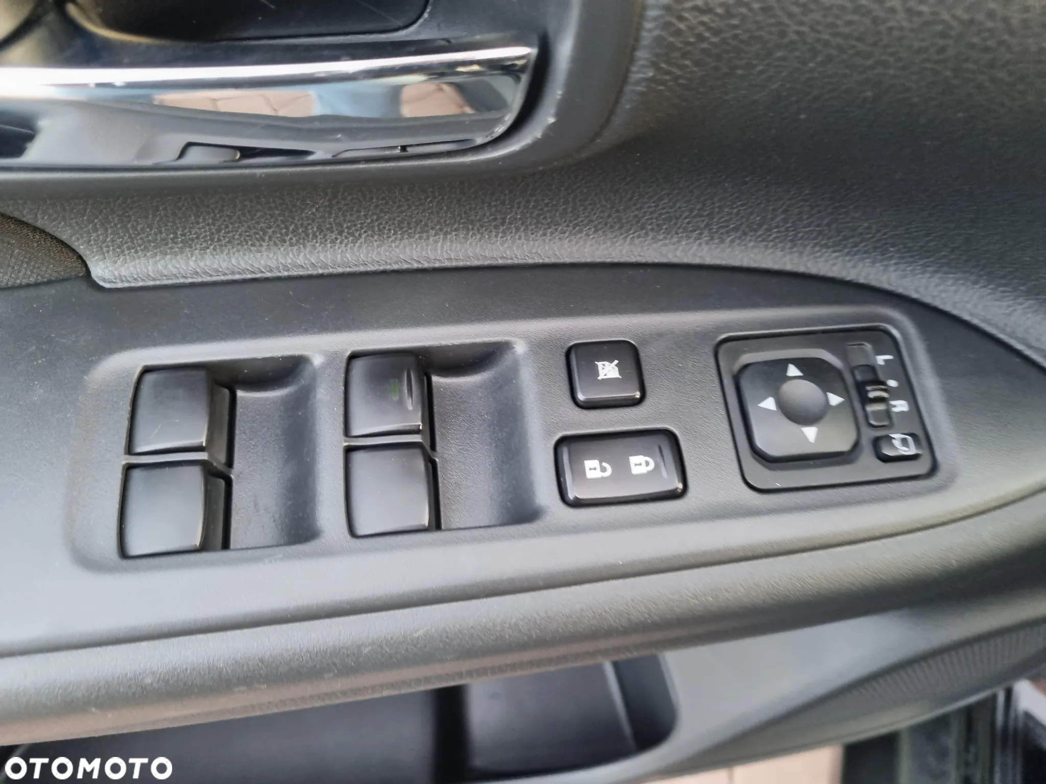 Mitsubishi Outlander - 16
